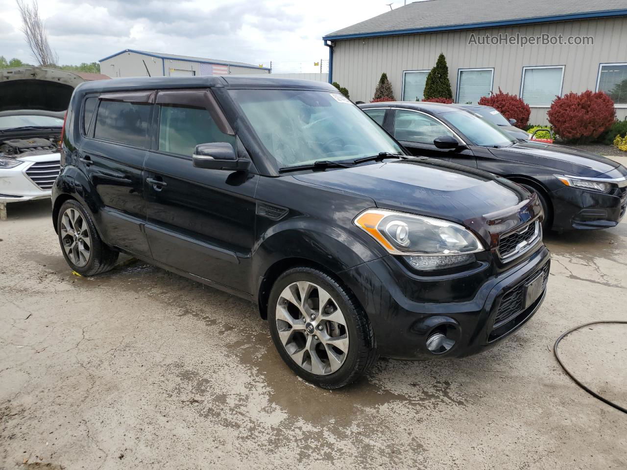 2013 Kia Soul + Black vin: KNDJT2A61D7543932