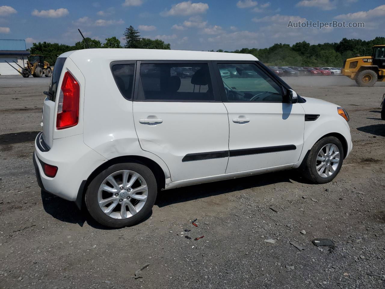 2013 Kia Soul + White vin: KNDJT2A61D7577580