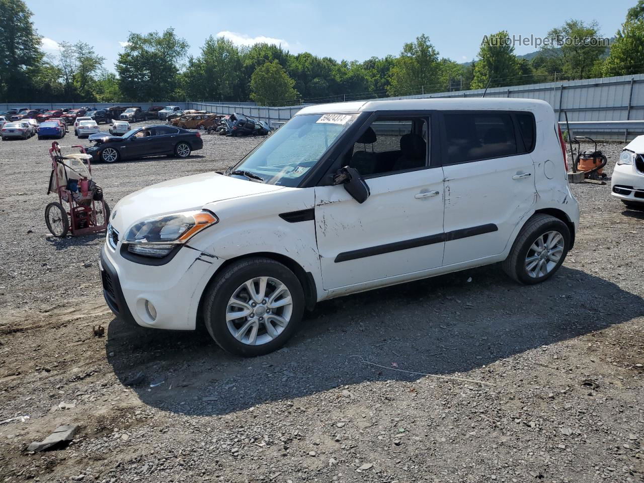 2013 Kia Soul + White vin: KNDJT2A61D7577580