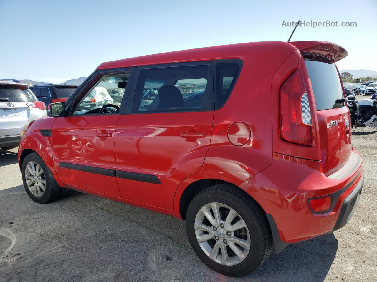 2013 Kia Soul + Red vin: KNDJT2A61D7623697