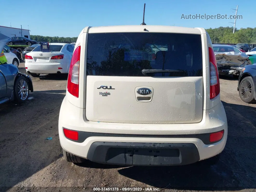 2013 Kia Soul + White vin: KNDJT2A61D7769923