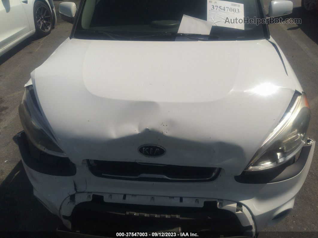 2012 Kia Soul + White vin: KNDJT2A62C7353233