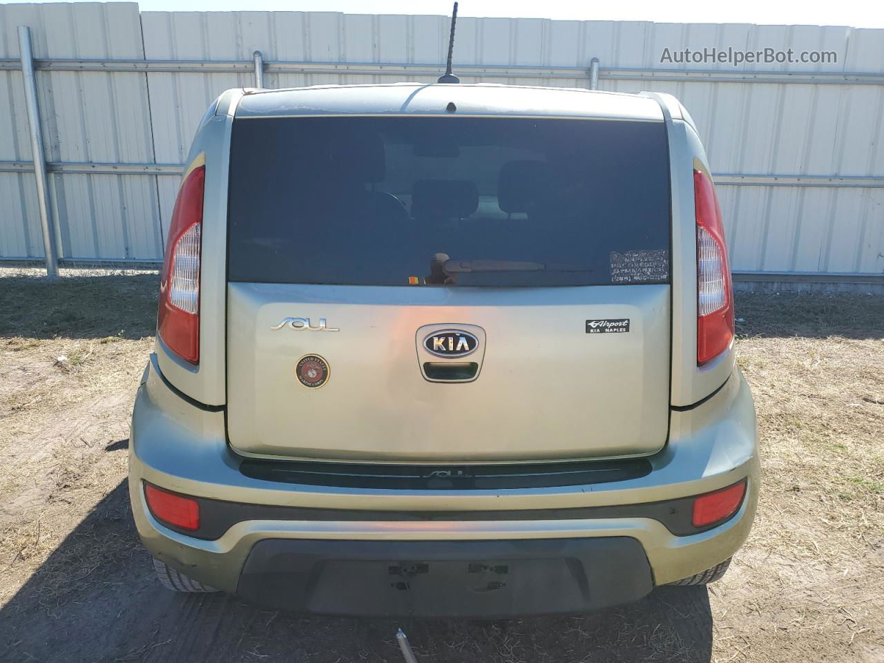 2012 Kia Soul + Green vin: KNDJT2A62C7360960