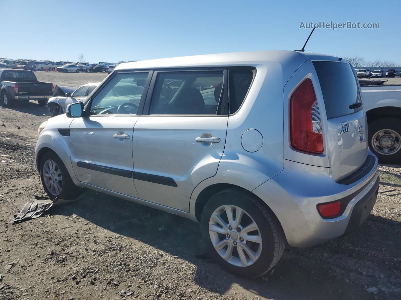 2012 Kia Soul + Серебряный vin: KNDJT2A62C7401782