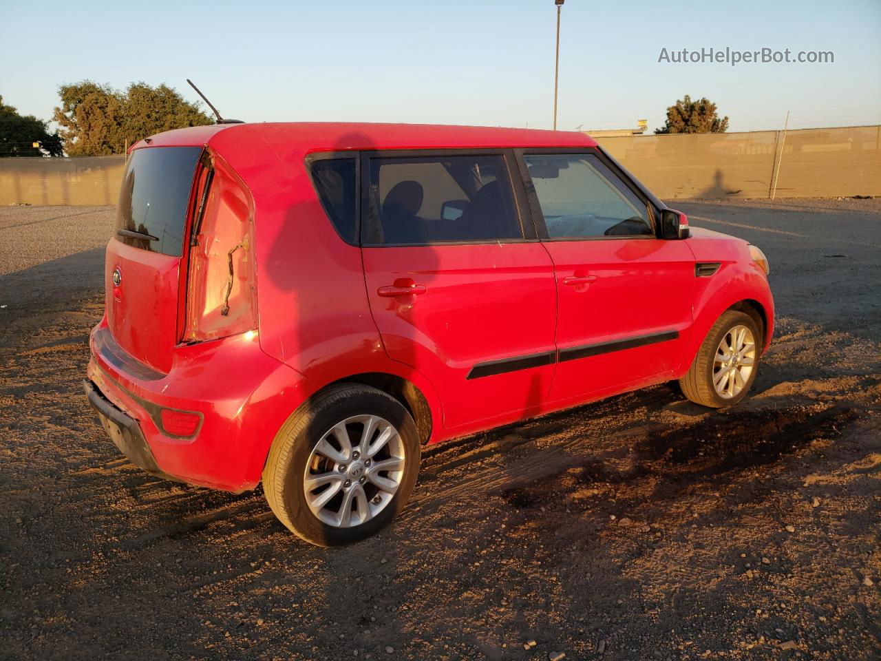 2012 Kia Soul + Red vin: KNDJT2A62C7419408