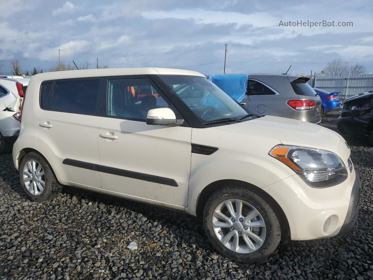 2013 Kia Soul + Beige vin: KNDJT2A62D7529151