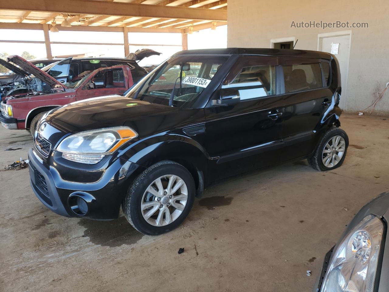 2013 Kia Soul + Black vin: KNDJT2A62D7546774