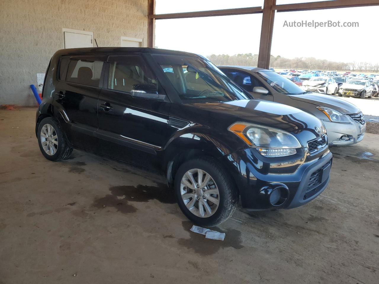 2013 Kia Soul + Black vin: KNDJT2A62D7546774