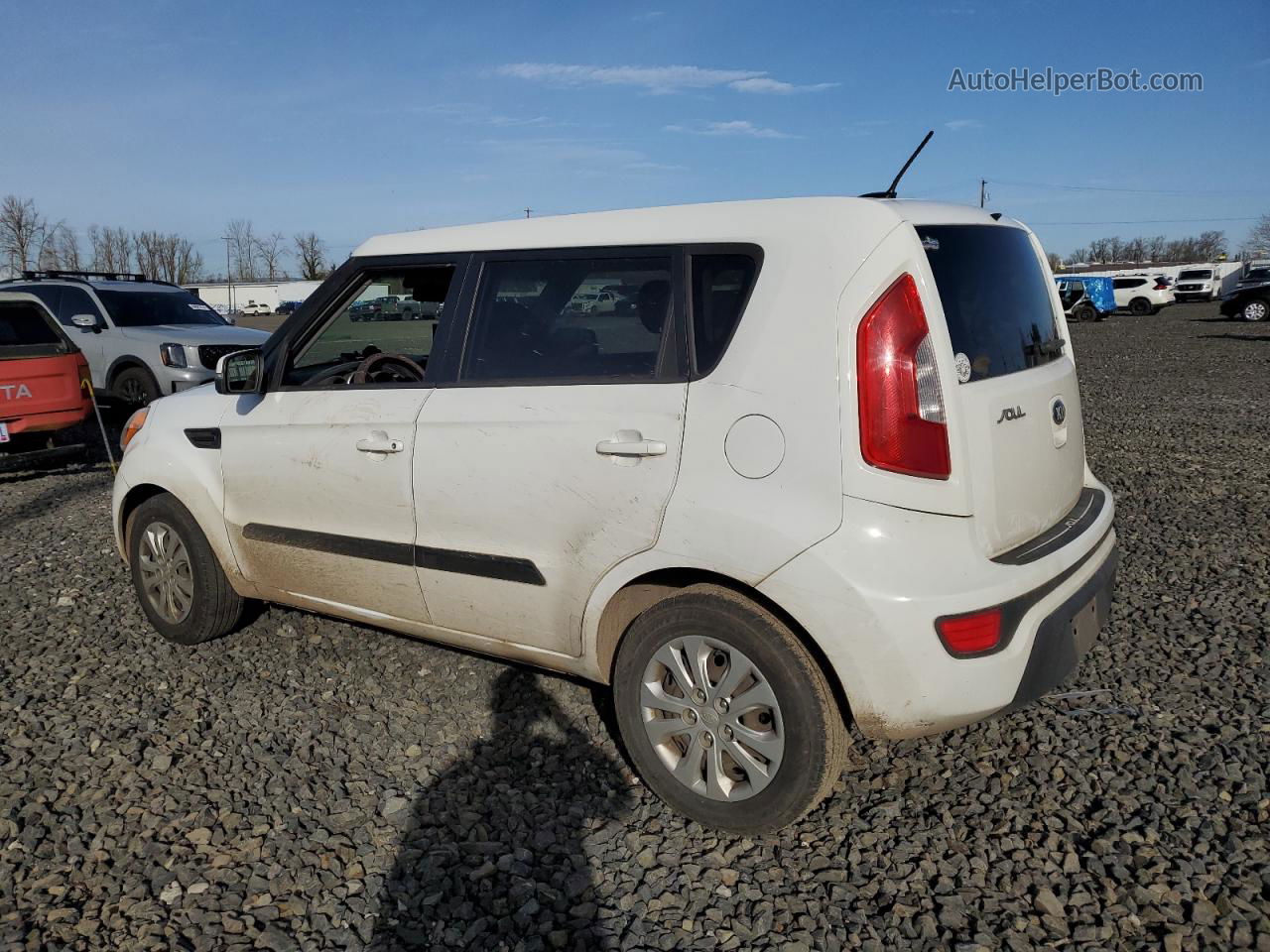 2013 Kia Soul + White vin: KNDJT2A62D7550811