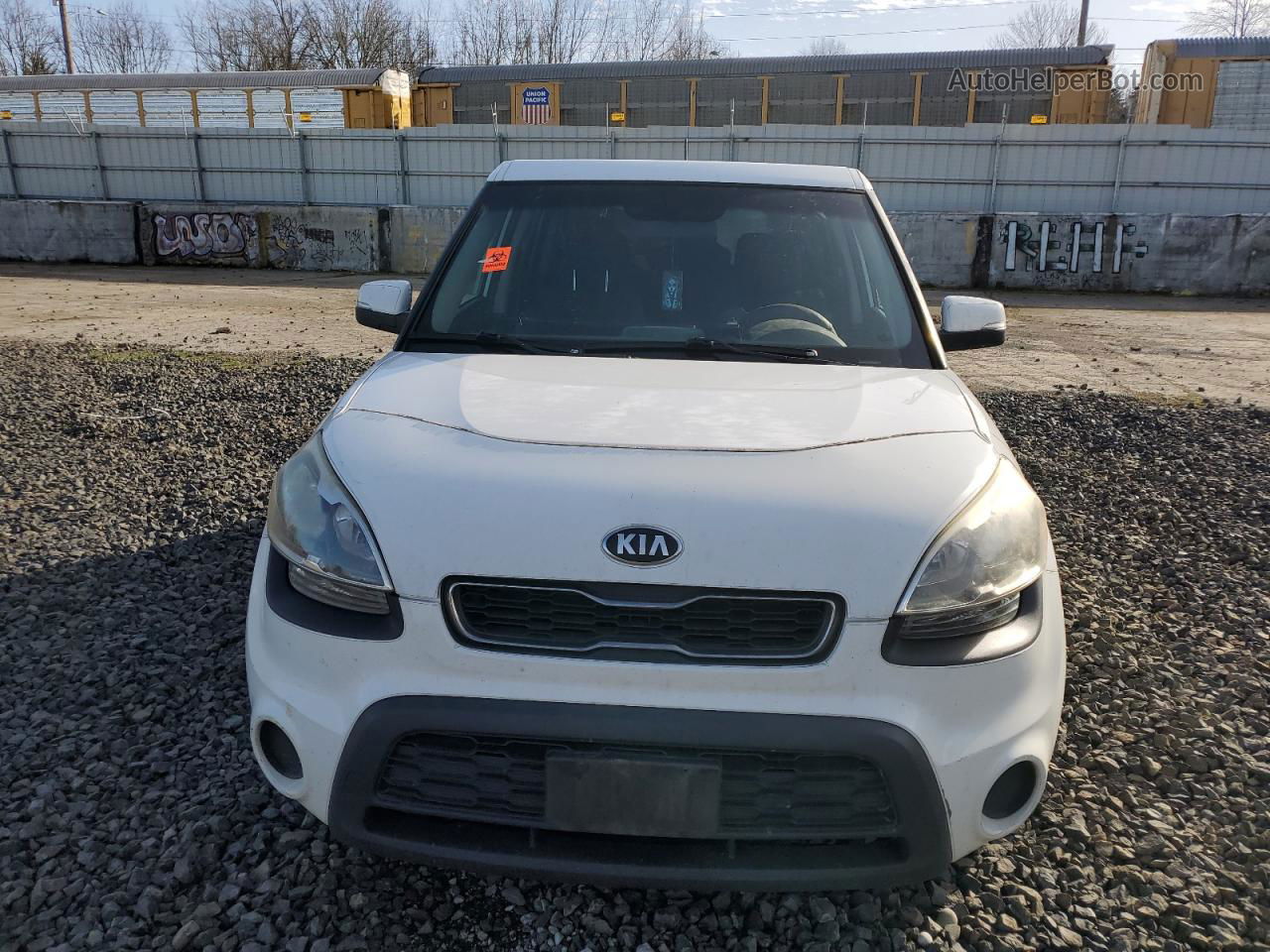 2013 Kia Soul + White vin: KNDJT2A62D7550811