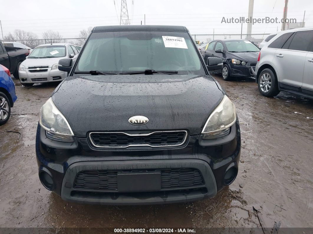 2013 Kia Soul + Black vin: KNDJT2A62D7564062