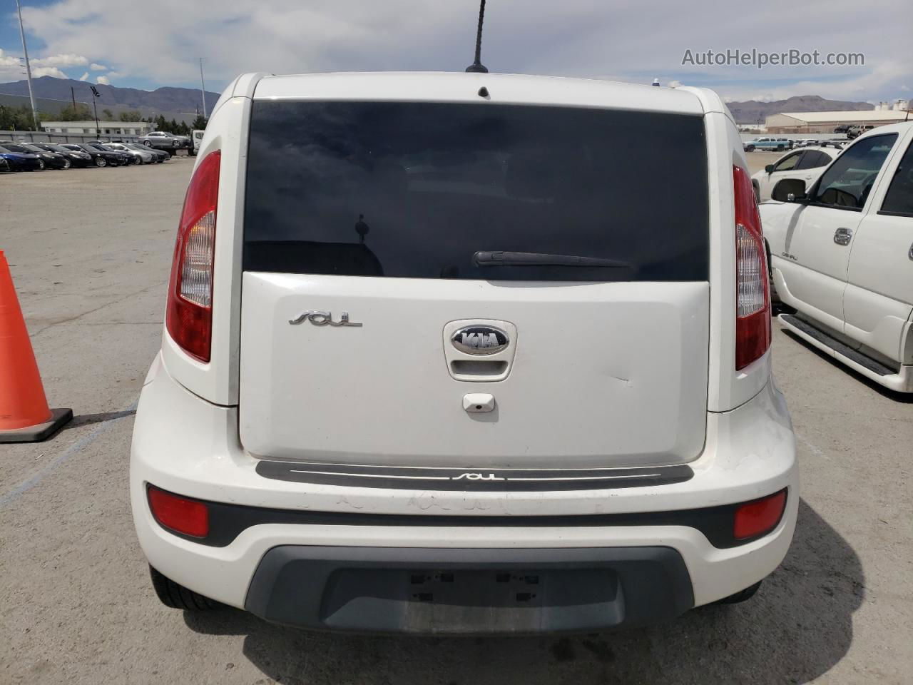 2013 Kia Soul + Белый vin: KNDJT2A63D7555144