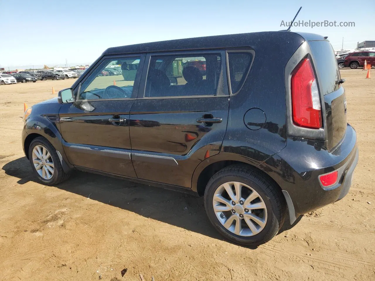 2013 Kia Soul + Black vin: KNDJT2A63D7568394