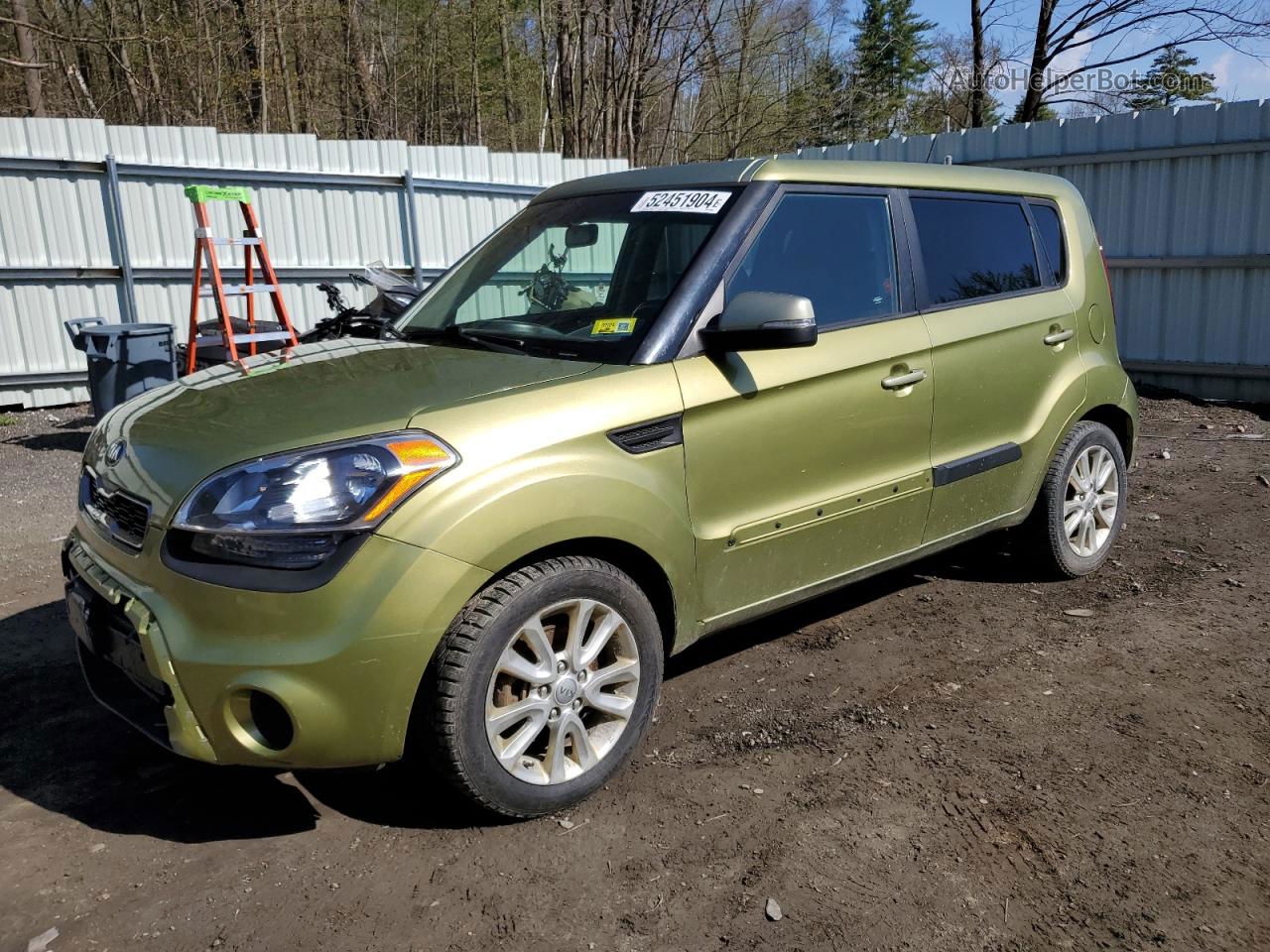 2013 Kia Soul + Green vin: KNDJT2A64D7549000