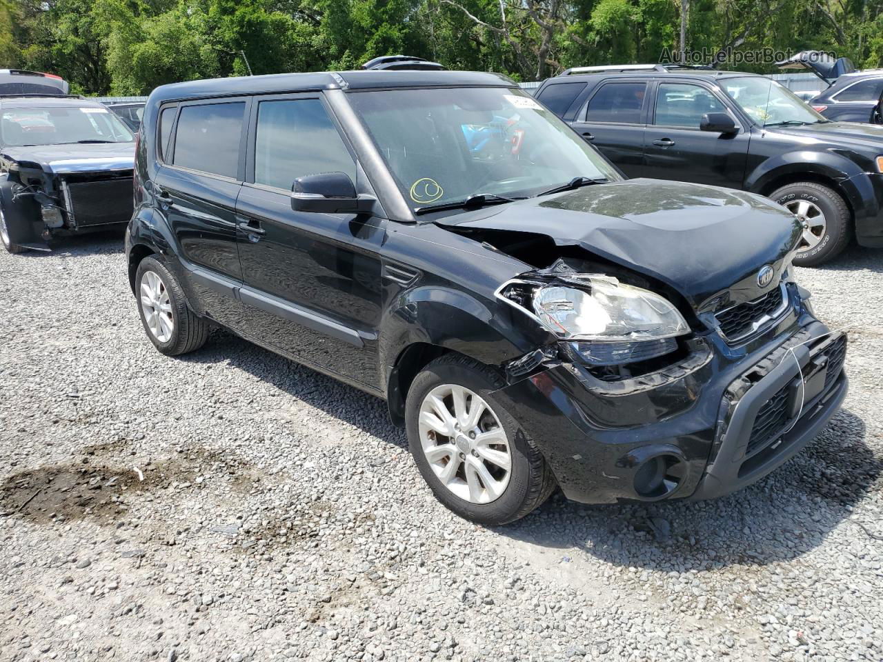 2013 Kia Soul + Black vin: KNDJT2A64D7611608