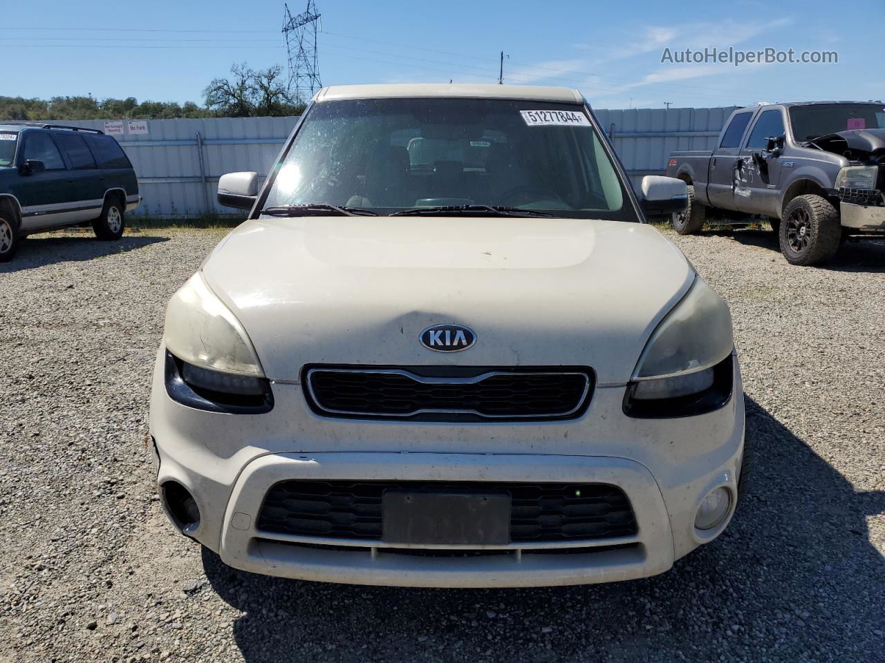 2013 Kia Soul + Cream vin: KNDJT2A65D7513235