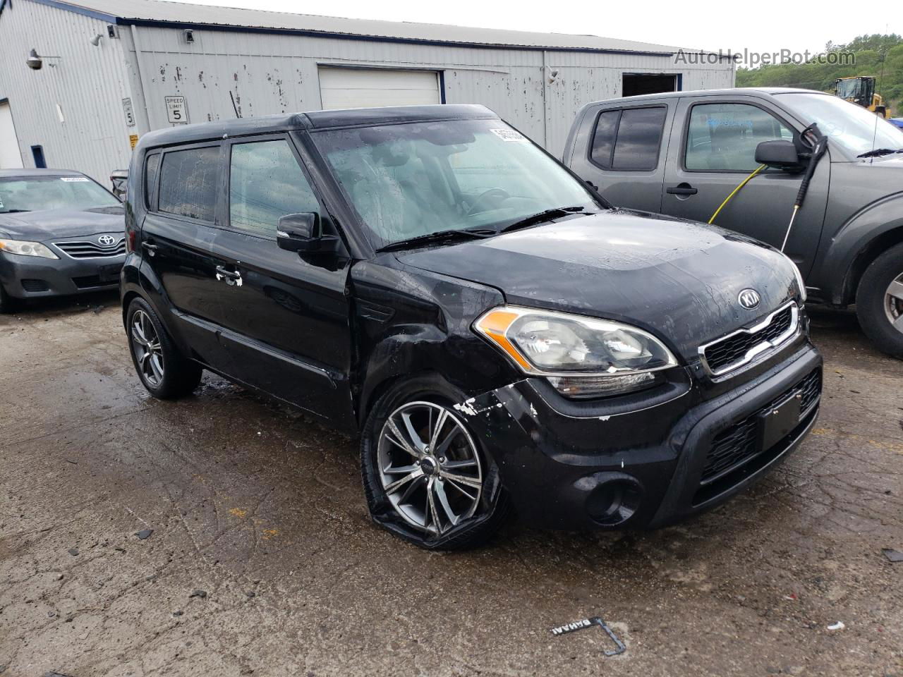 2013 Kia Soul + Black vin: KNDJT2A65D7518984