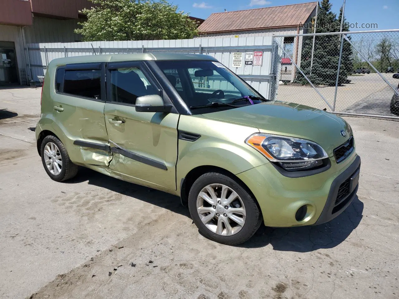 2013 Kia Soul + Green vin: KNDJT2A65D7595824