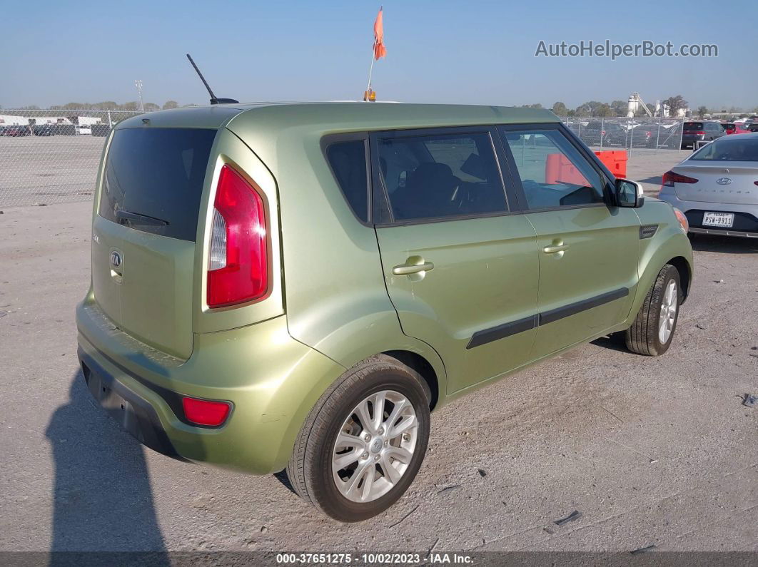 2013 Kia Soul + Green vin: KNDJT2A65D7612038