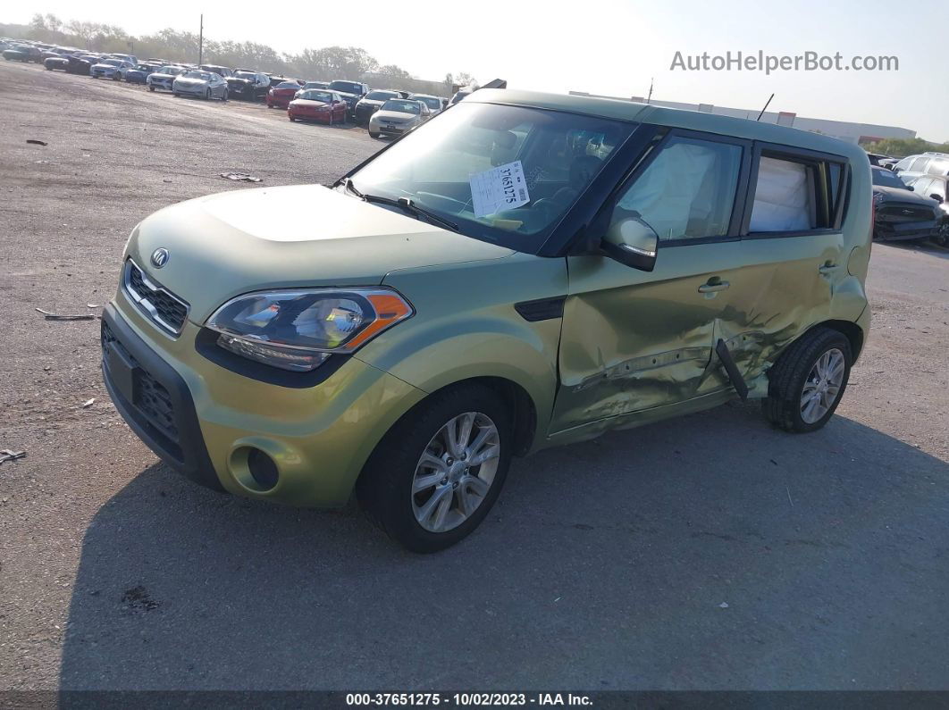 2013 Kia Soul + Green vin: KNDJT2A65D7612038