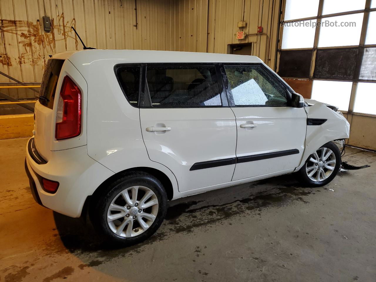 2013 Kia Soul + White vin: KNDJT2A65D7755068