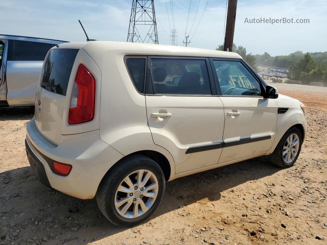 2013 Kia Soul + Cream vin: KNDJT2A65D7761128