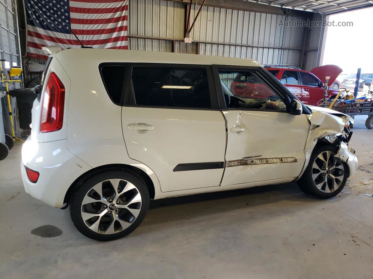 2013 Kia Soul + White vin: KNDJT2A65D7769794