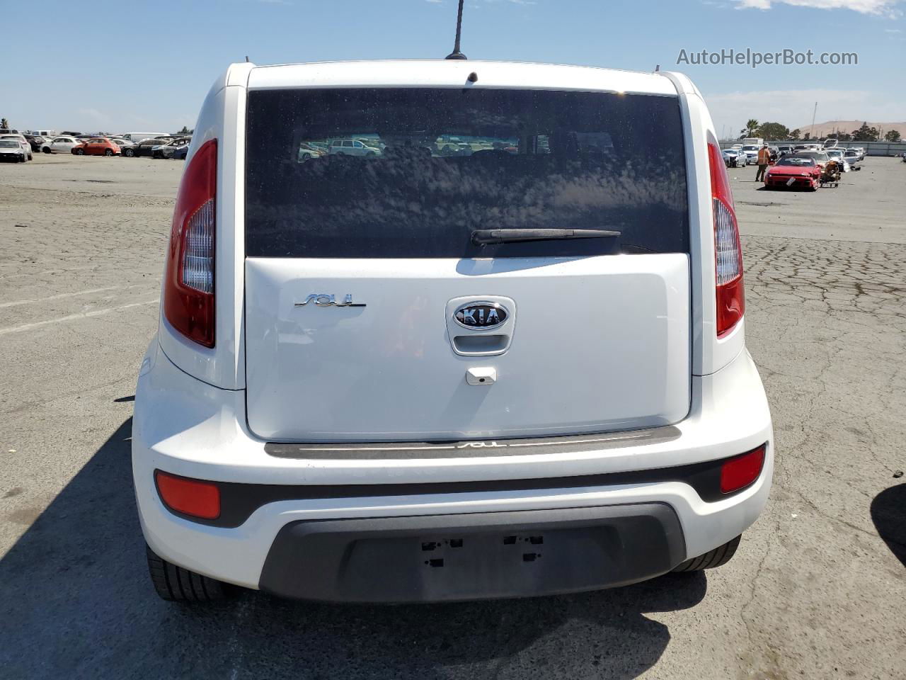 2012 Kia Soul + White vin: KNDJT2A66C7362744