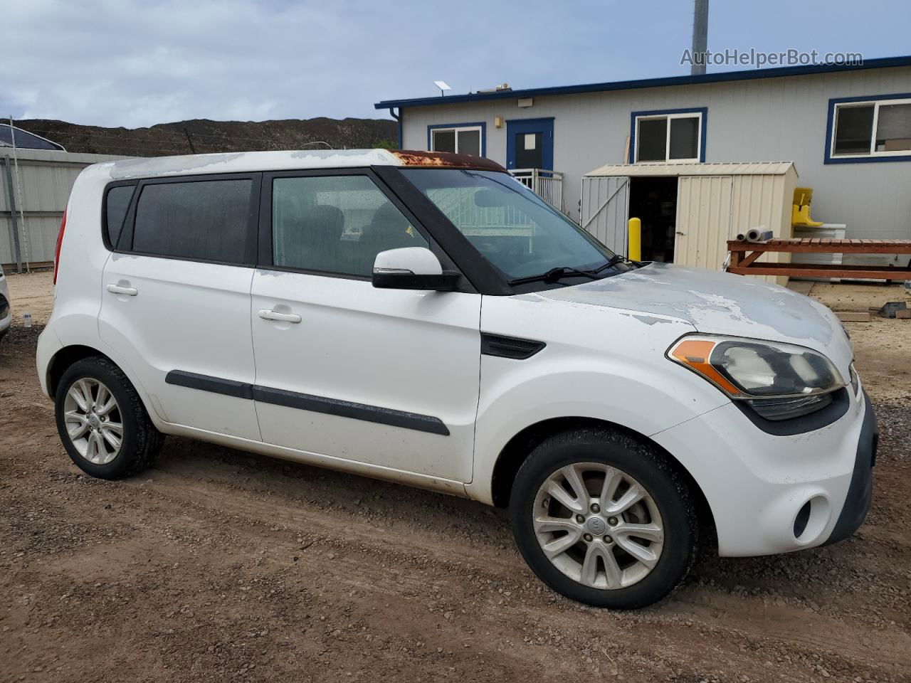 2013 Kia Soul + White vin: KNDJT2A66D7515818