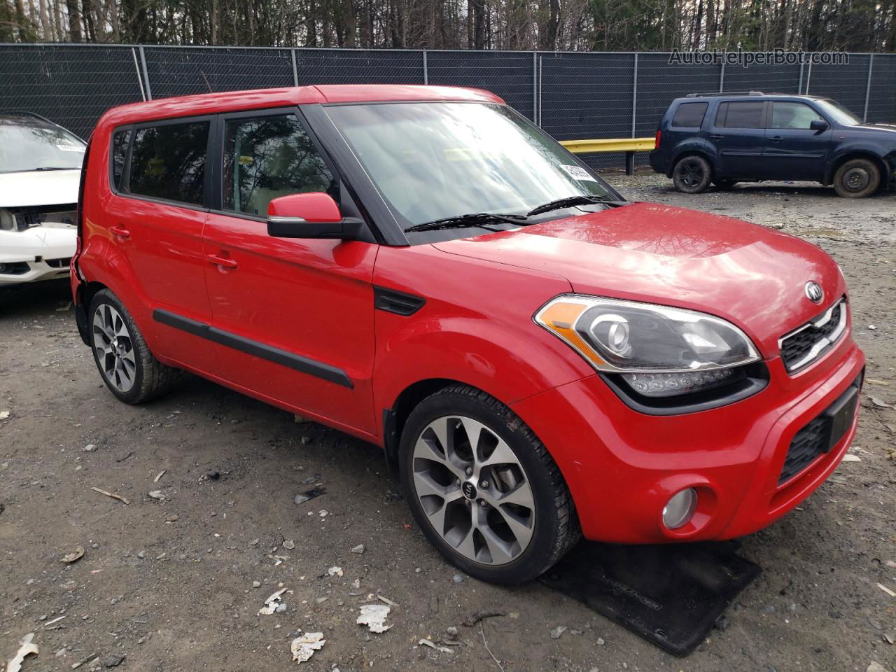 2013 Kia Soul + Red vin: KNDJT2A66D7527855