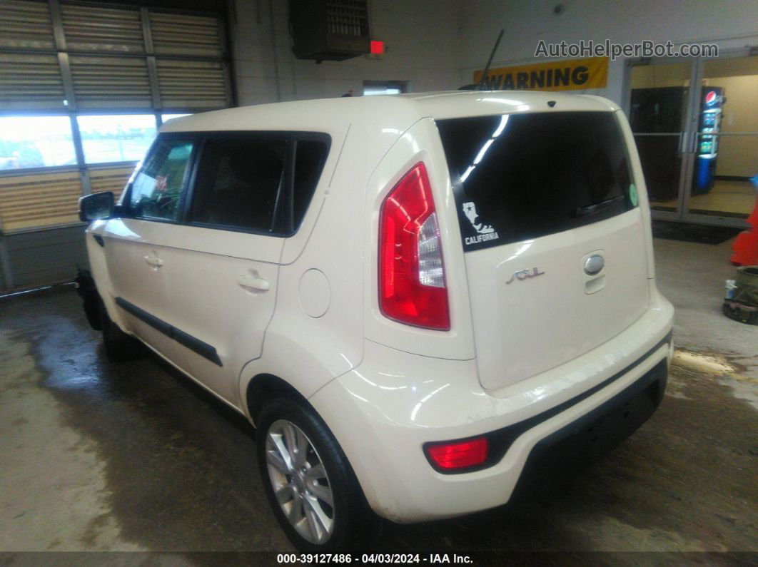 2013 Kia Soul + White vin: KNDJT2A66D7757105