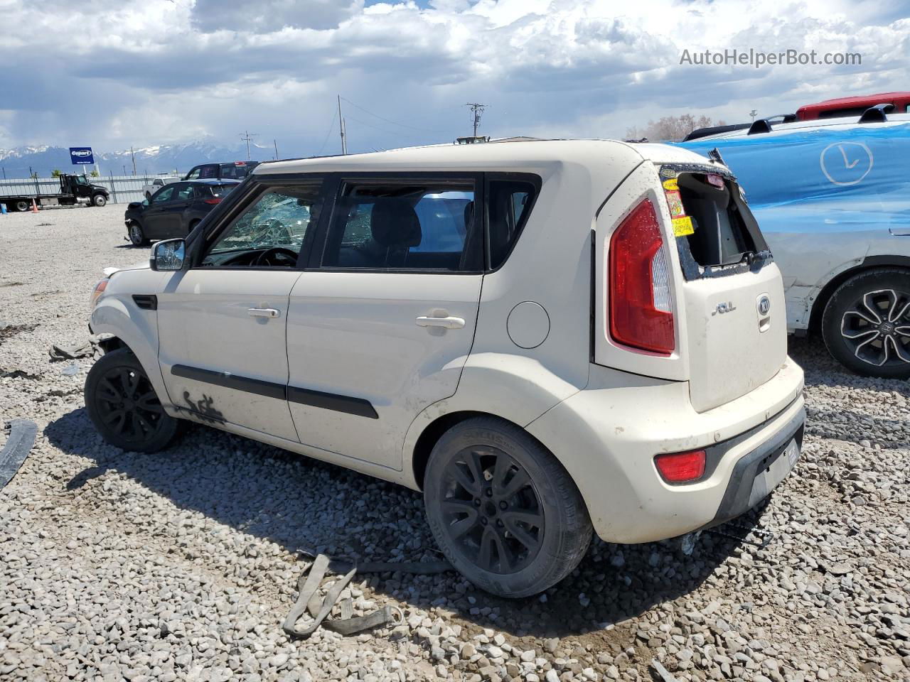 2013 Kia Soul + Кремовый vin: KNDJT2A66D7759159