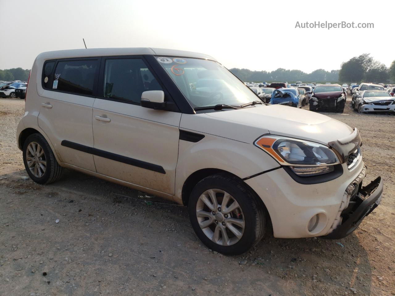 2013 Kia Soul + White vin: KNDJT2A66D7763373