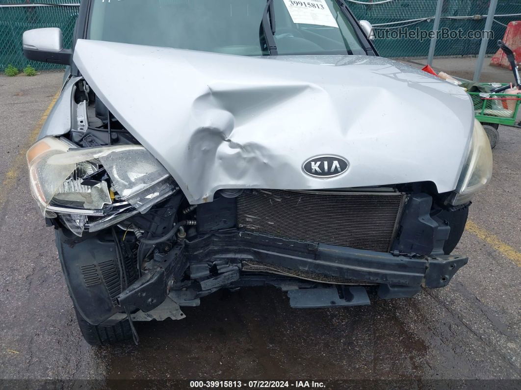 2012 Kia Soul + Серебряный vin: KNDJT2A67C7401454