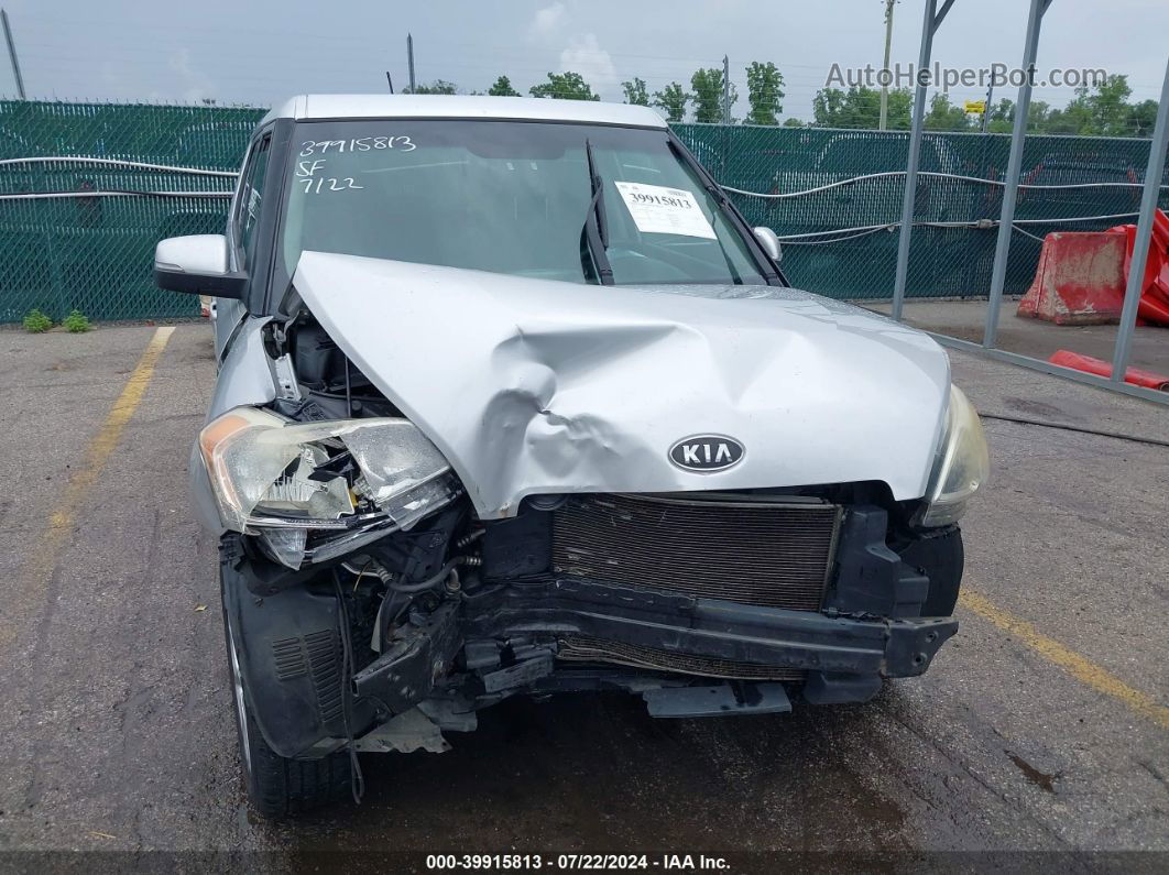 2012 Kia Soul + Серебряный vin: KNDJT2A67C7401454