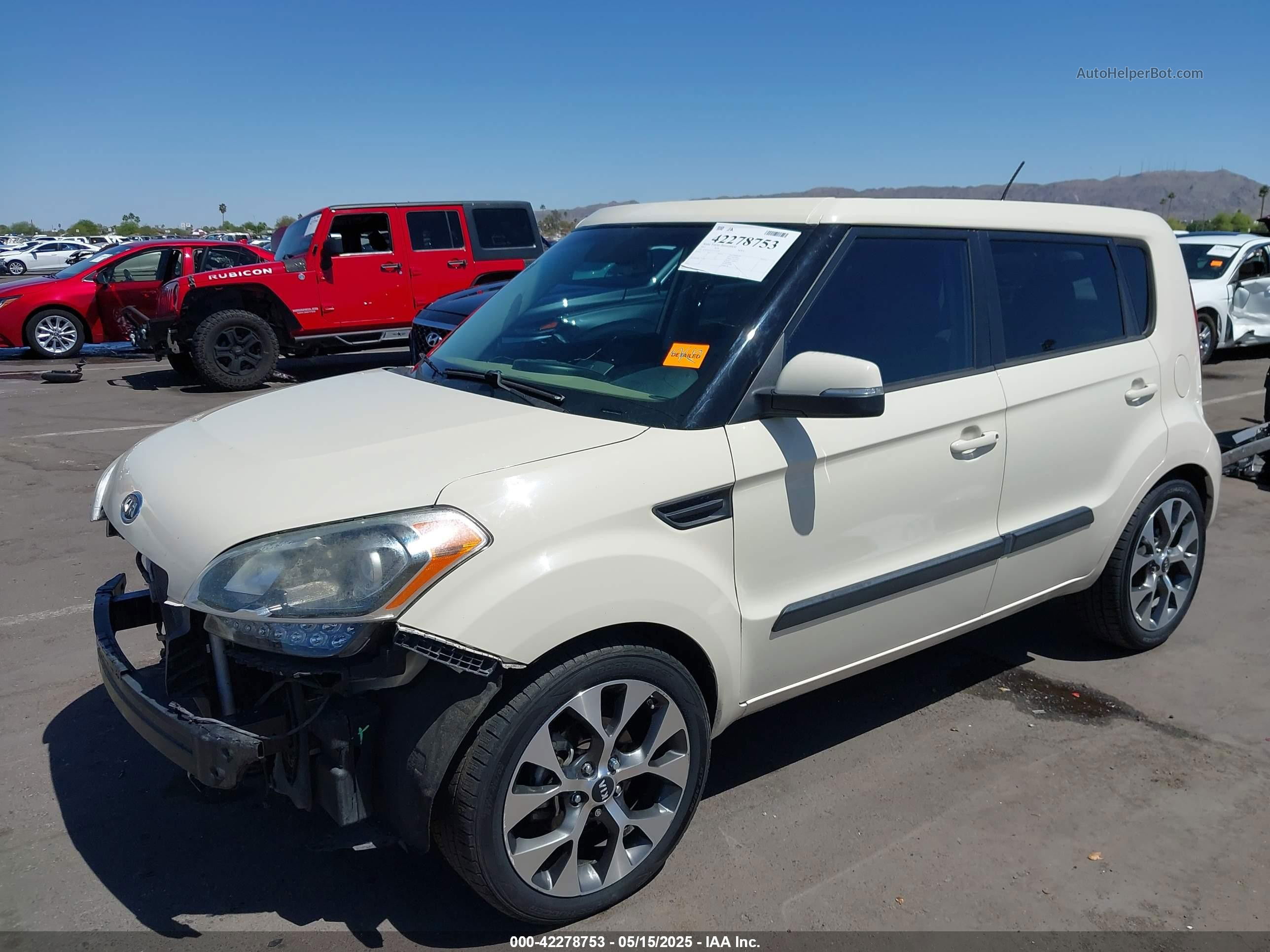 2012 Kia Soul ! White vin: KNDJT2A67C7451254
