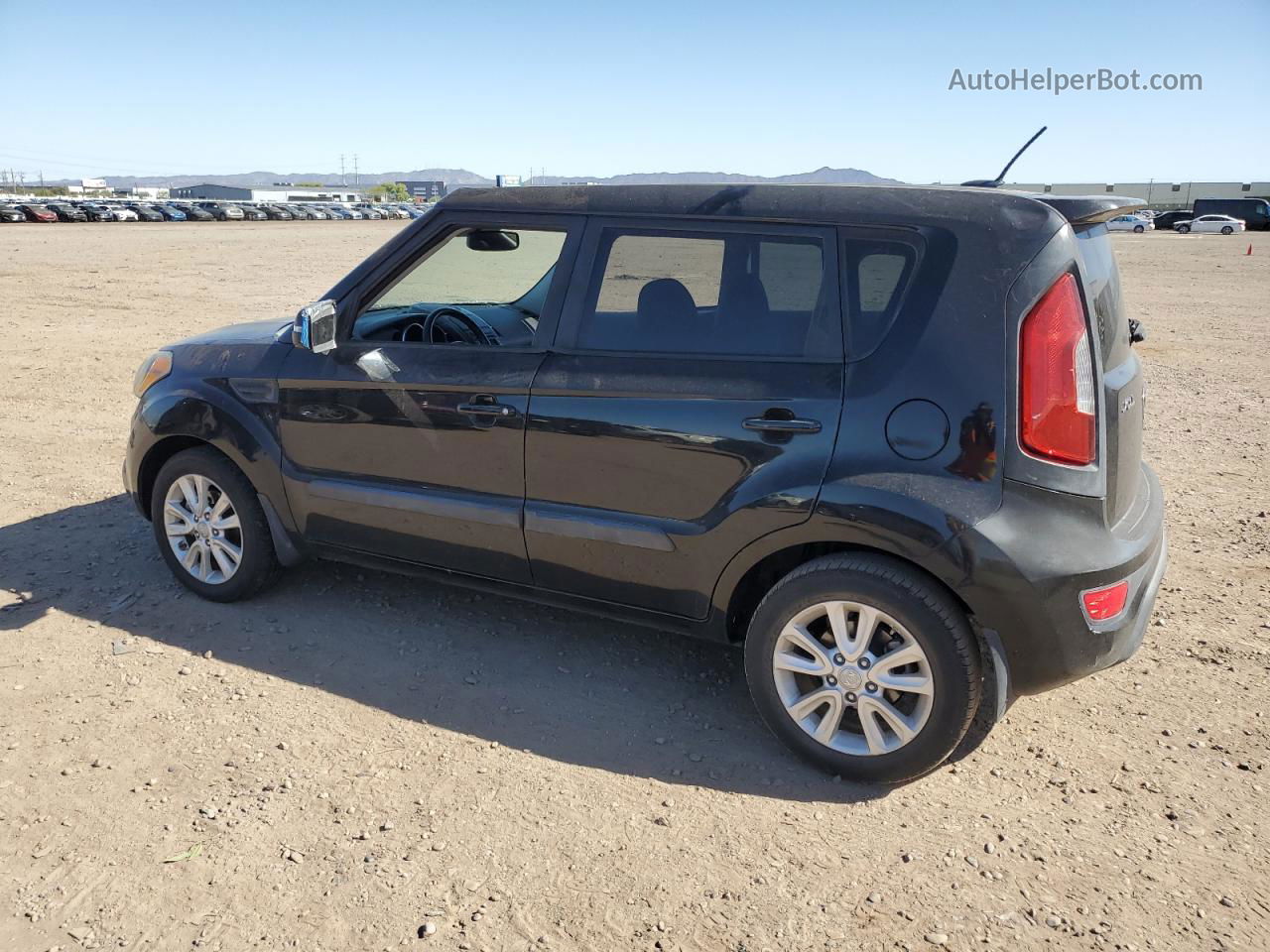 2013 Kia Soul + Black vin: KNDJT2A67D7546558