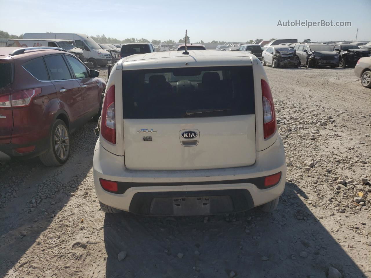 2013 Kia Soul + Бежевый vin: KNDJT2A67D7580533