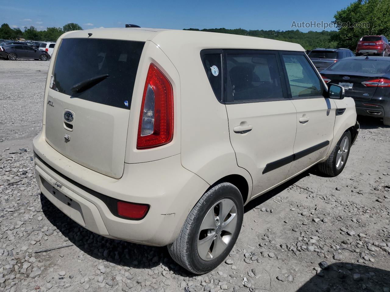 2012 Kia Soul + Beige vin: KNDJT2A68C7461176