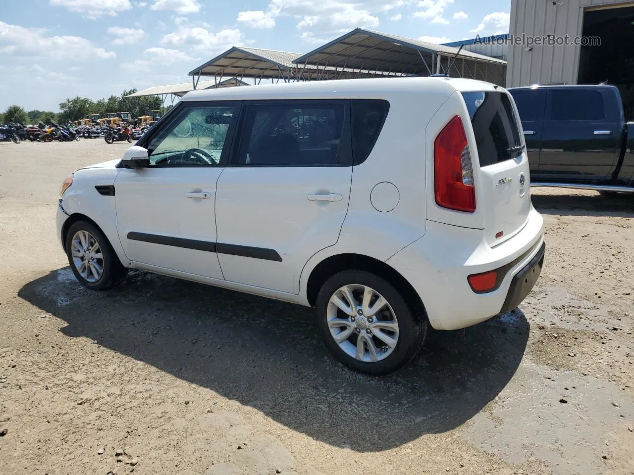 2013 Kia Soul + White vin: KNDJT2A68D7549789