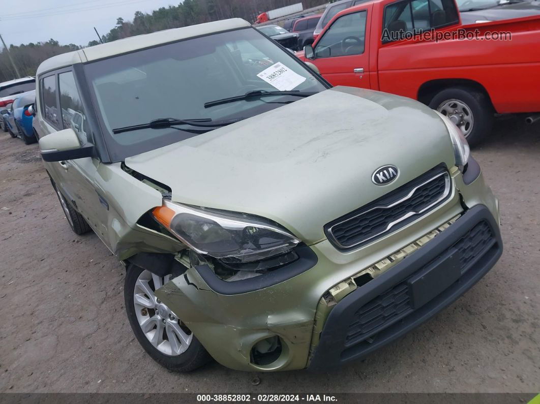 2013 Kia Soul + Green vin: KNDJT2A68D7594411