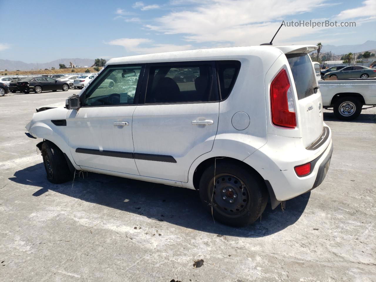 2012 Kia Soul + White vin: KNDJT2A69C7454611