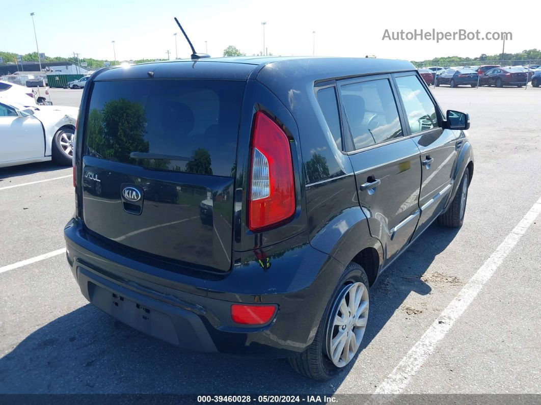 2013 Kia Soul + Black vin: KNDJT2A69D7523248