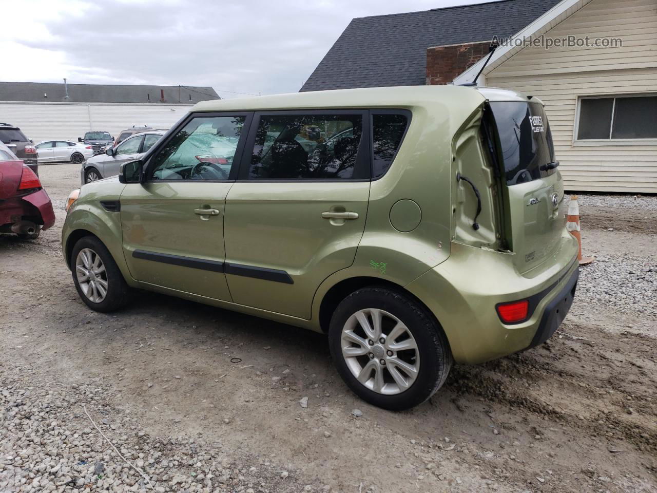 2013 Kia Soul + Green vin: KNDJT2A69D7573213