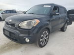 2013 Kia Soul + Black vin: KNDJT2A69D7615184