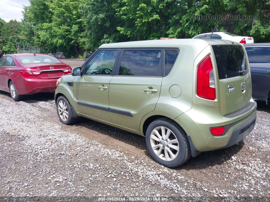 2013 Kia Soul + Green vin: KNDJT2A69D7618781