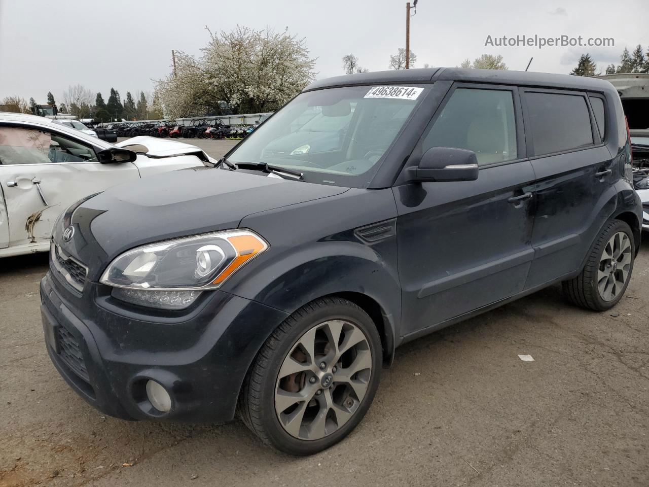 2013 Kia Soul + Black vin: KNDJT2A69D7621776