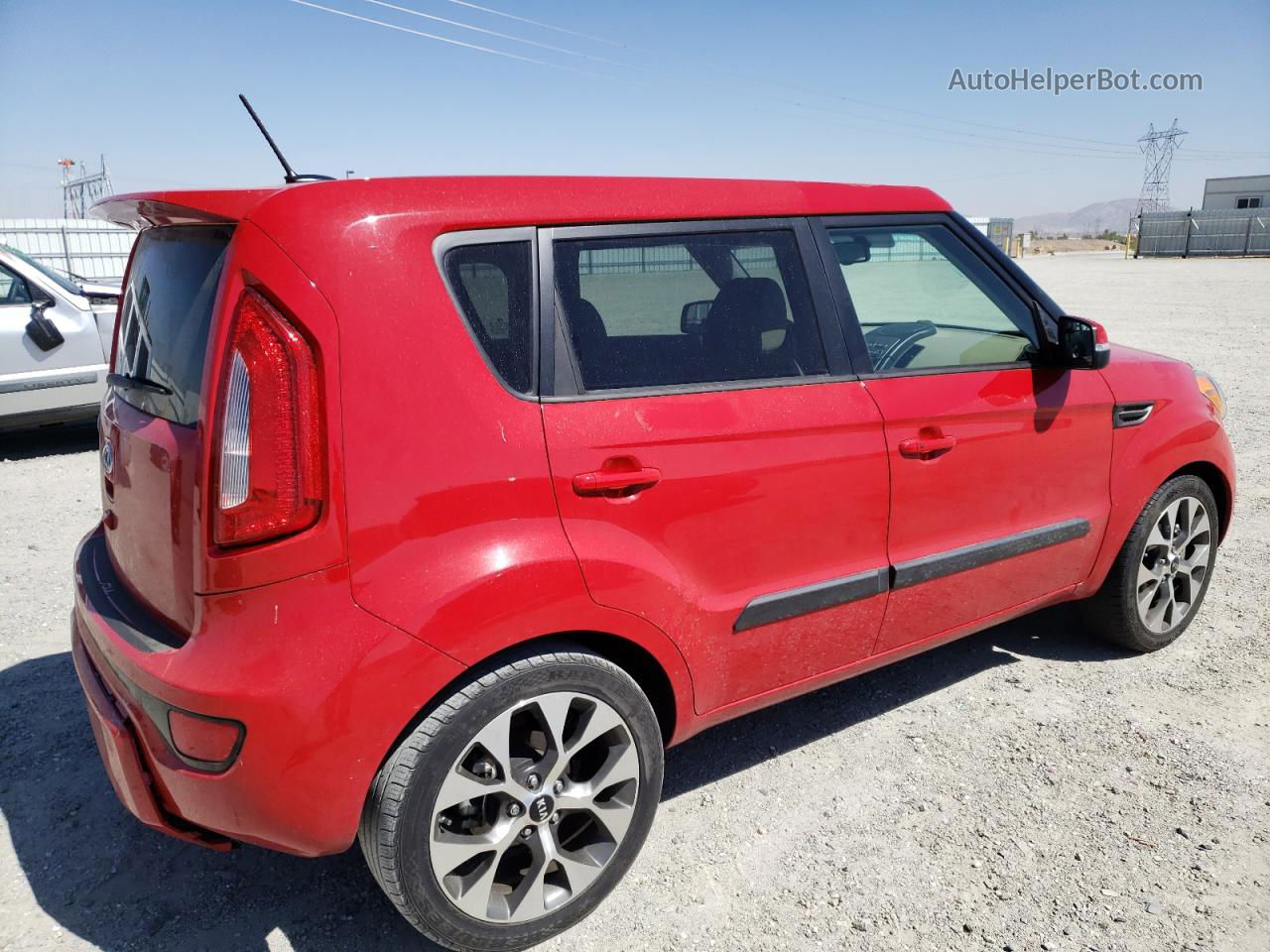 2012 Kia Soul + Red vin: KNDJT2A6XC7472776