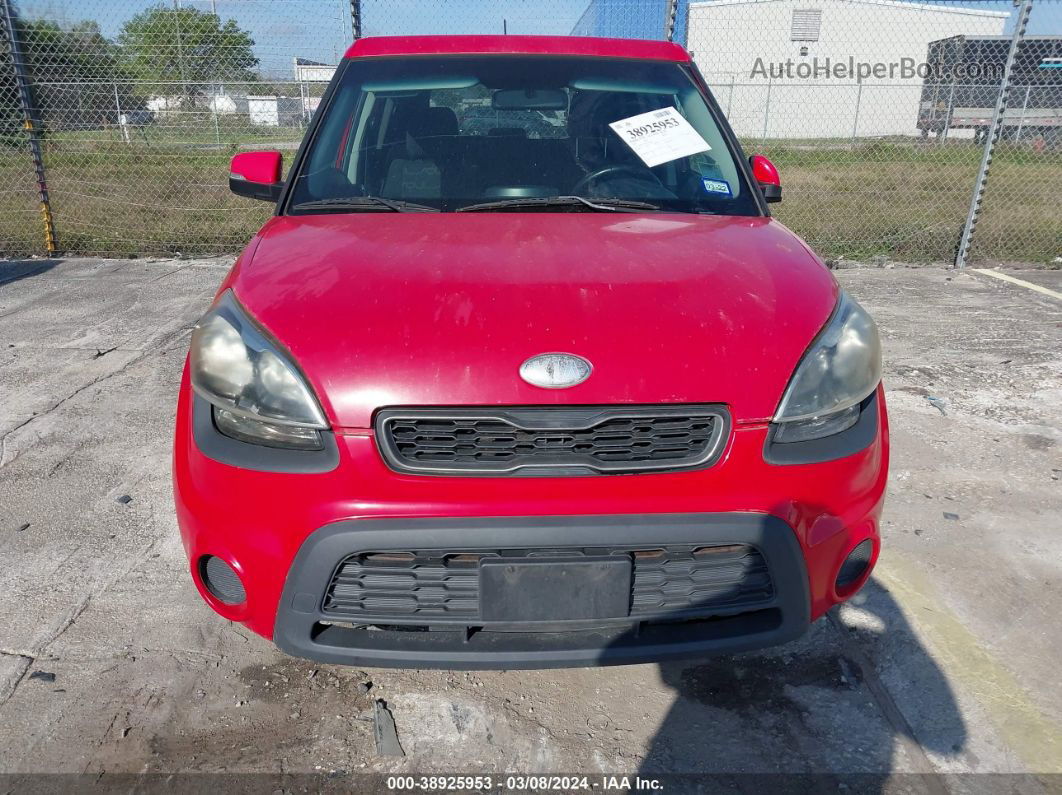 2013 Kia Soul + Red vin: KNDJT2A6XD7504661