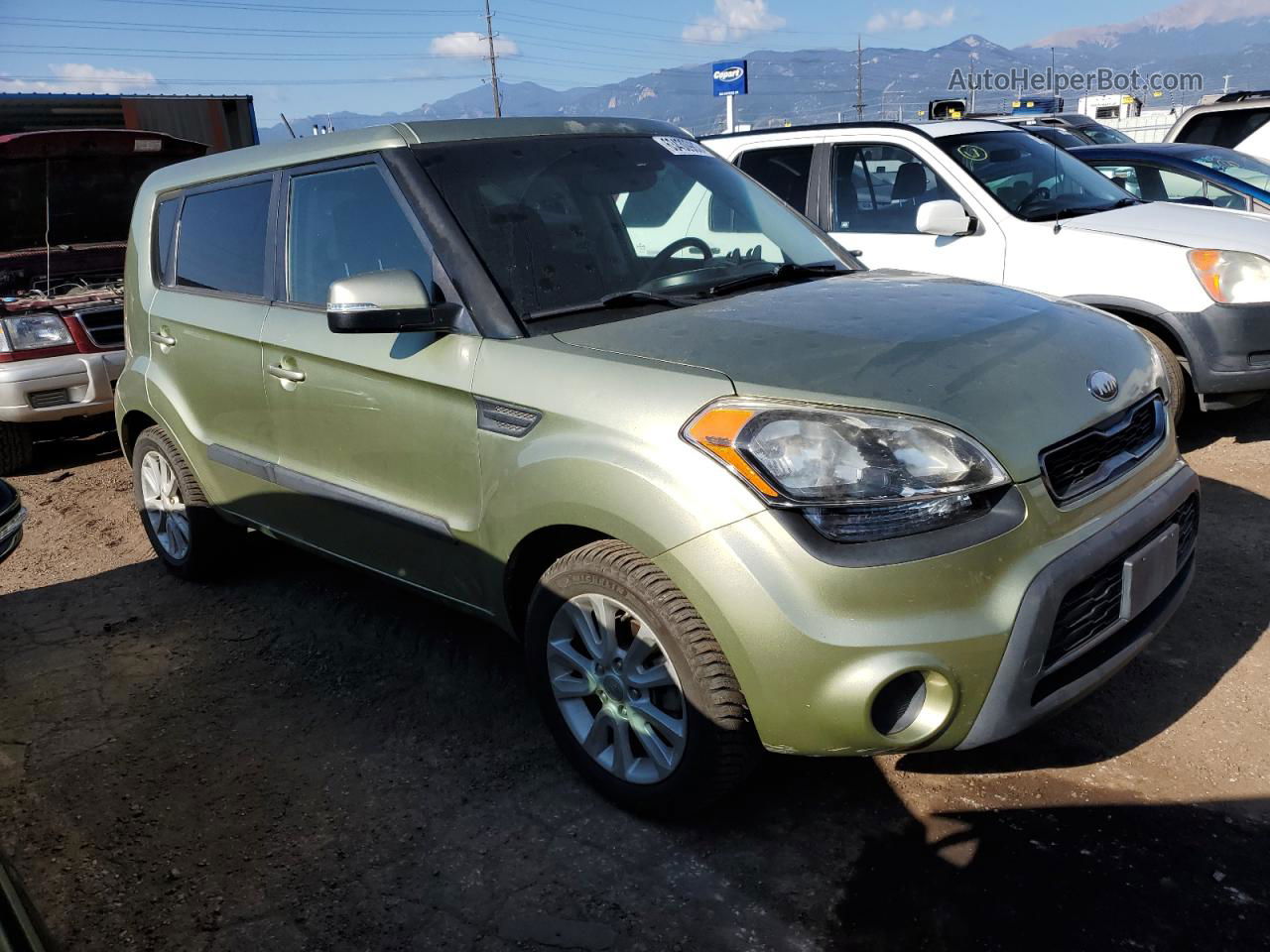 2013 Kia Soul + Green vin: KNDJT2A6XD7577285